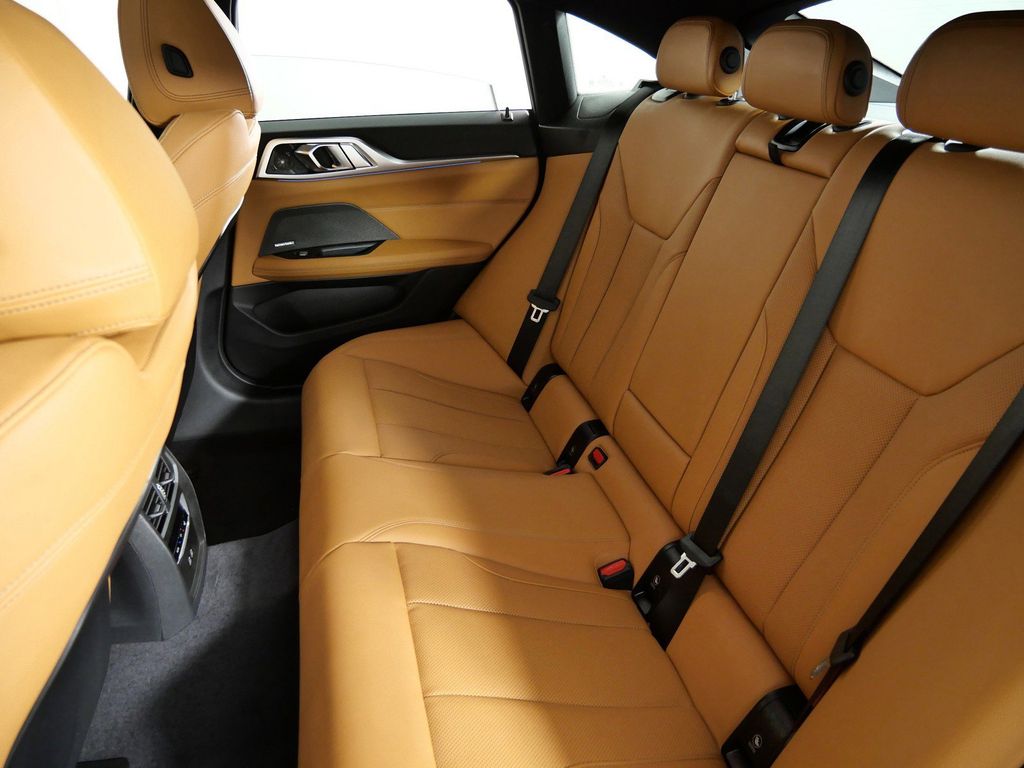 Thumbnail: 2026 BMW i4 - 34