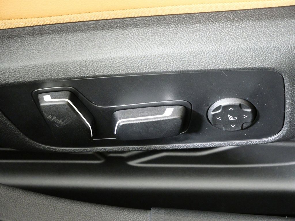 Thumbnail: 2026 BMW i4 - 29