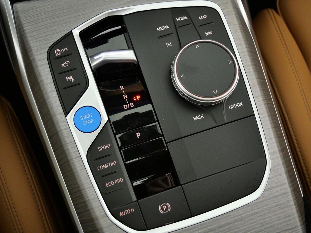 Thumbnail: 2026 BMW i4 - 14