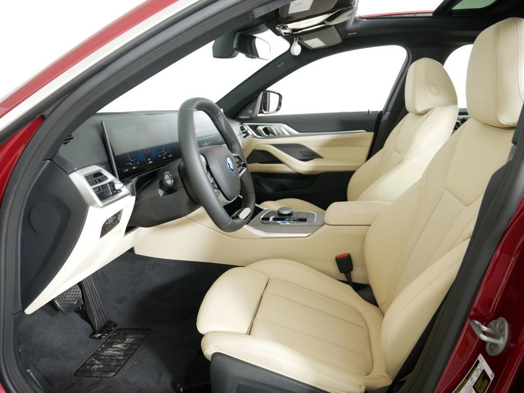 Thumbnail: 2025 BMW i4 - 36