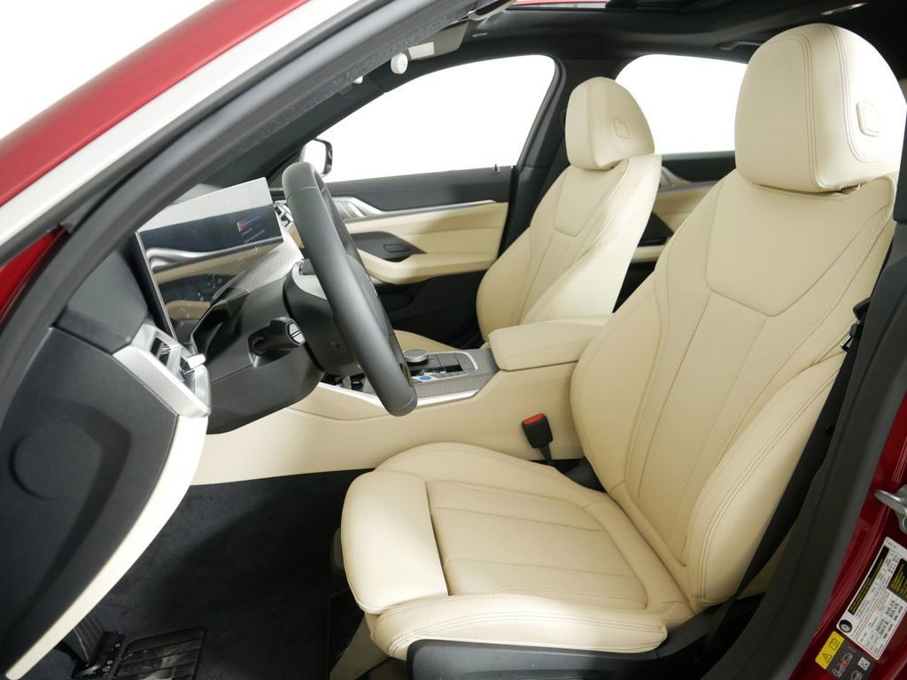 Thumbnail: 2025 BMW i4 - 37