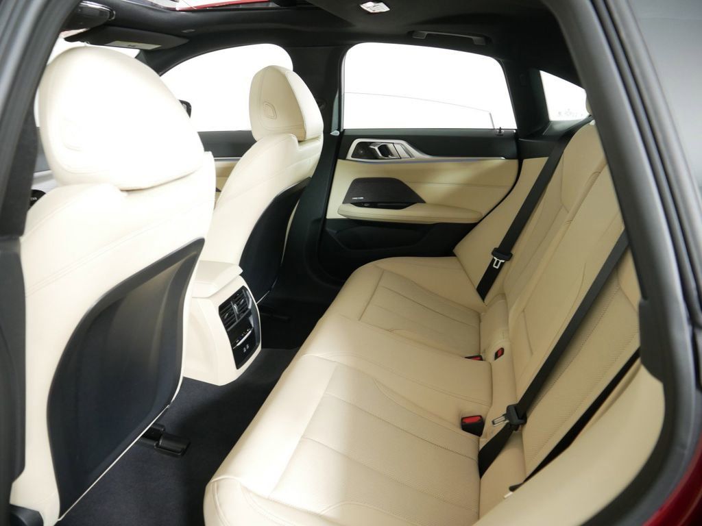 Thumbnail: 2025 BMW i4 - 33