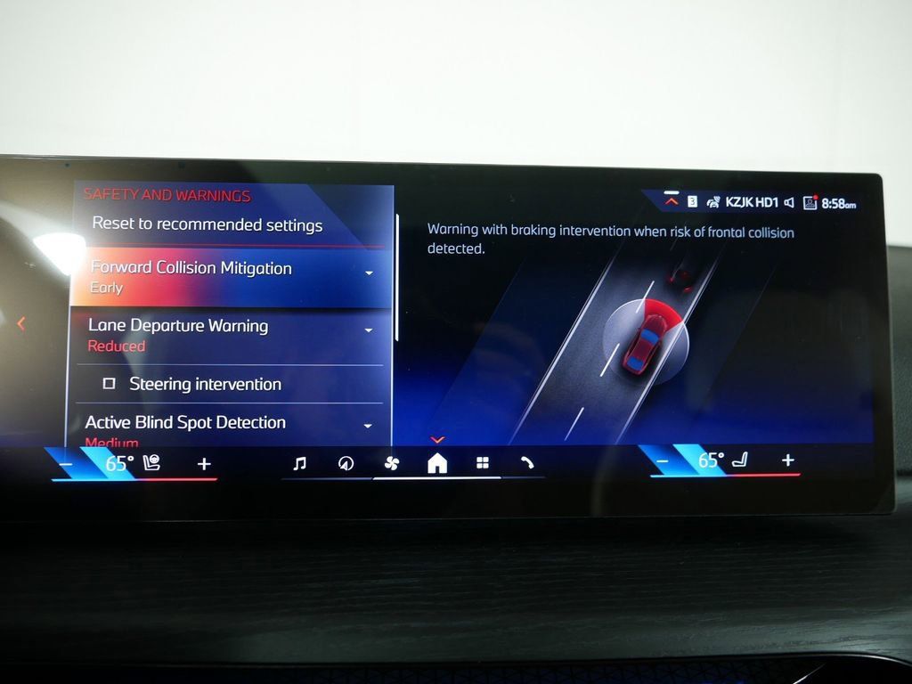 Thumbnail: 2025 BMW i4 - 12