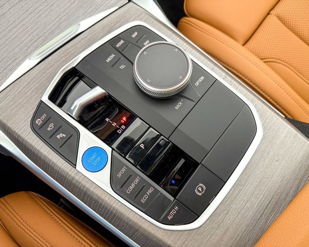 Thumbnail: 2025 BMW i4 - 50