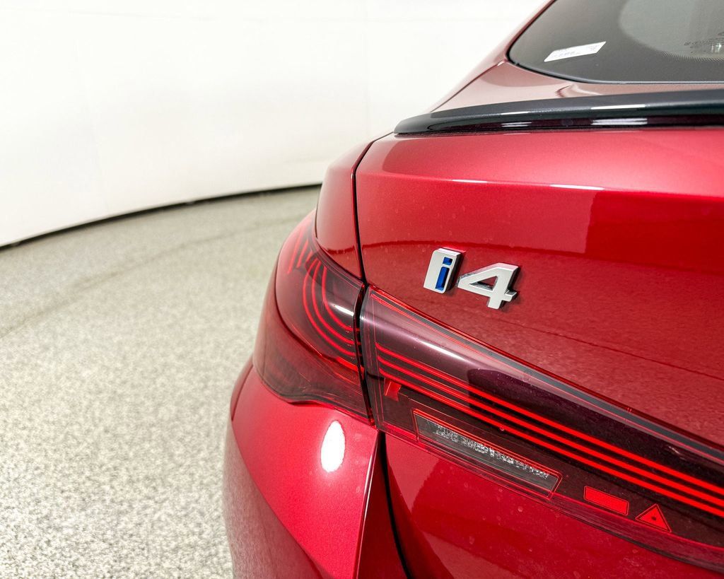Thumbnail: 2025 BMW i4 - 25