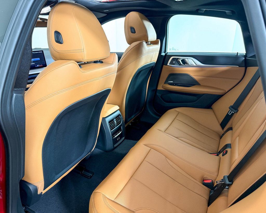 Thumbnail: 2025 BMW i4 - 35