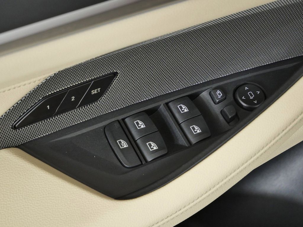Thumbnail: 2026 BMW i4 - 41