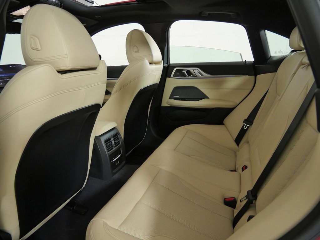 Thumbnail: 2026 BMW i4 - 36