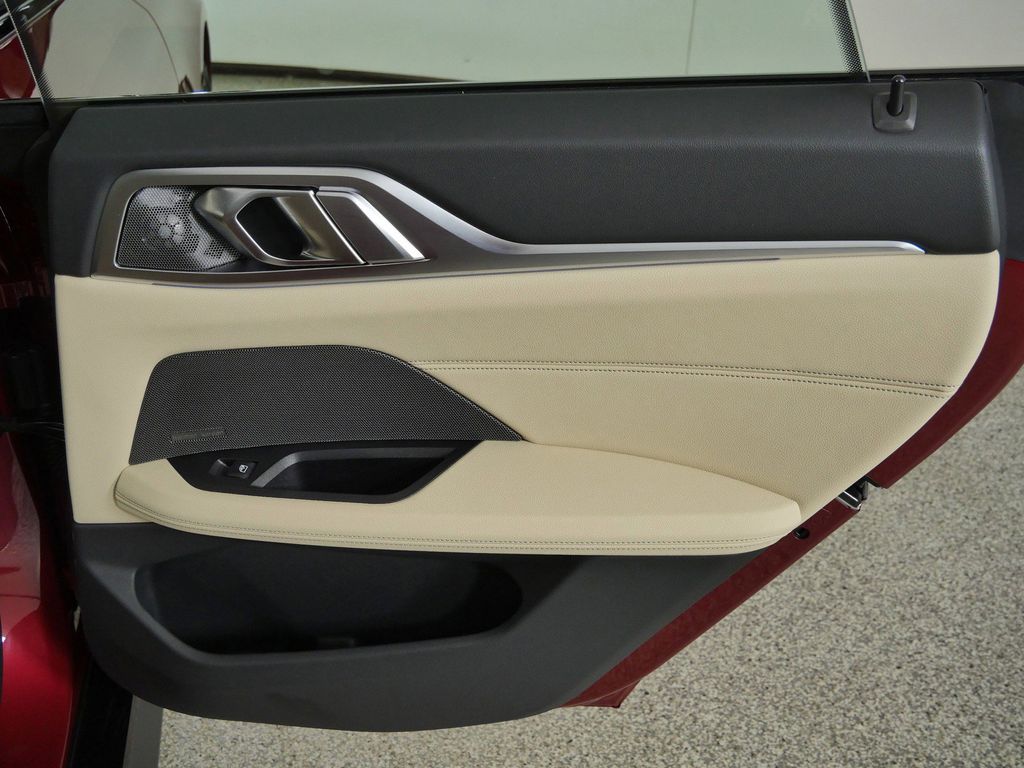 Thumbnail: 2026 BMW i4 - 31