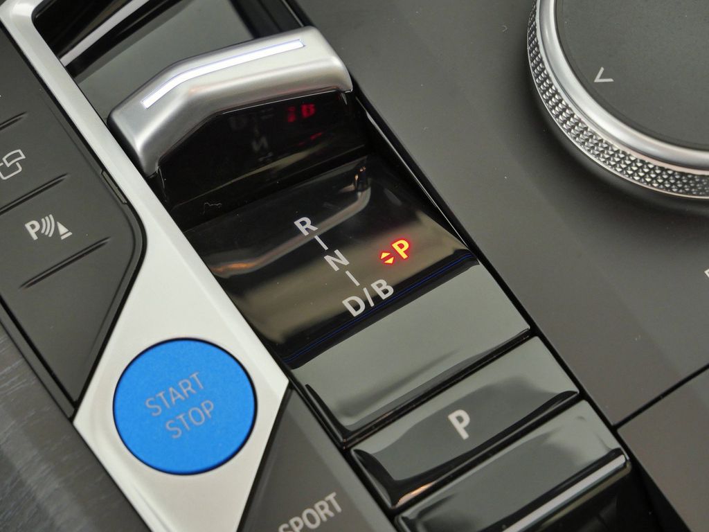 Thumbnail: 2026 BMW i4 - 50