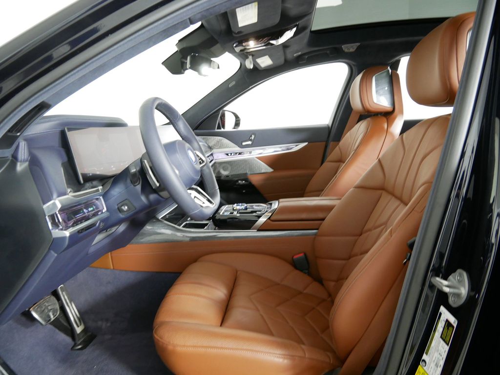 Thumbnail: 2023 BMW i7 - 36
