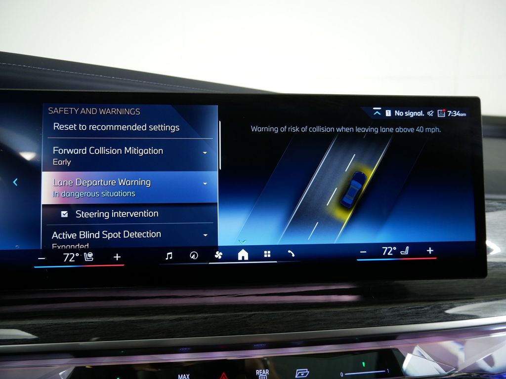 Thumbnail: 2023 BMW i7 - 13