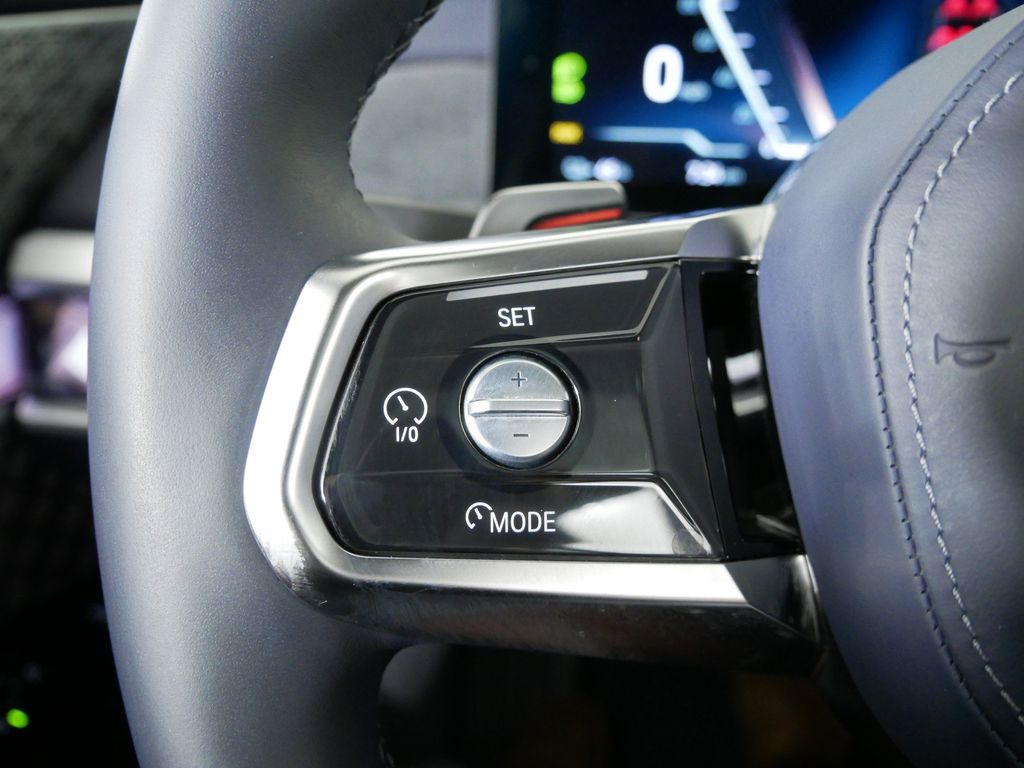 Thumbnail: 2023 BMW i7 - 40