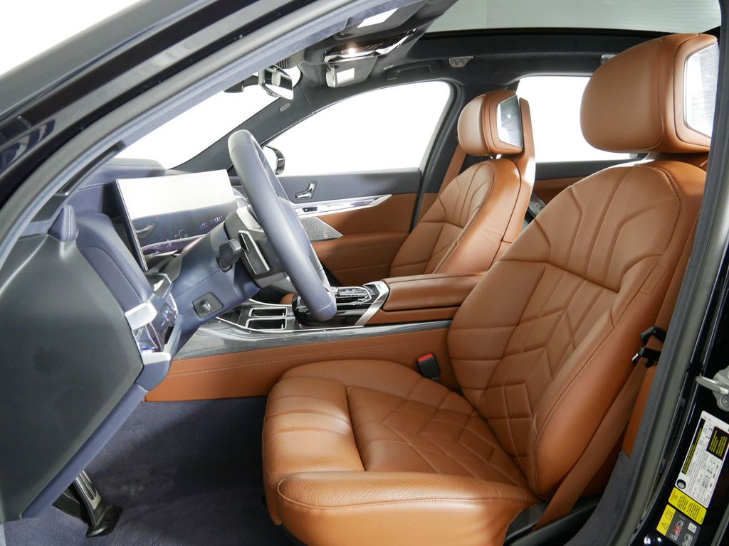 Thumbnail: 2023 BMW i7 - 37
