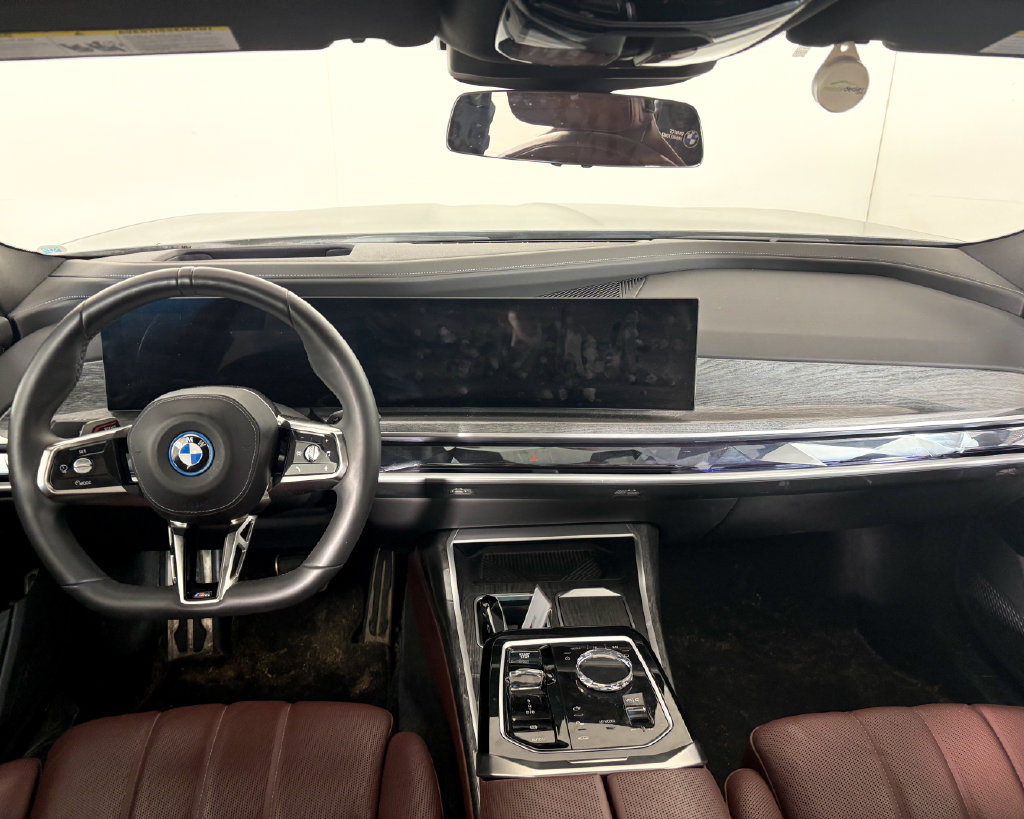 Thumbnail: 2023 BMW i7 - 6
