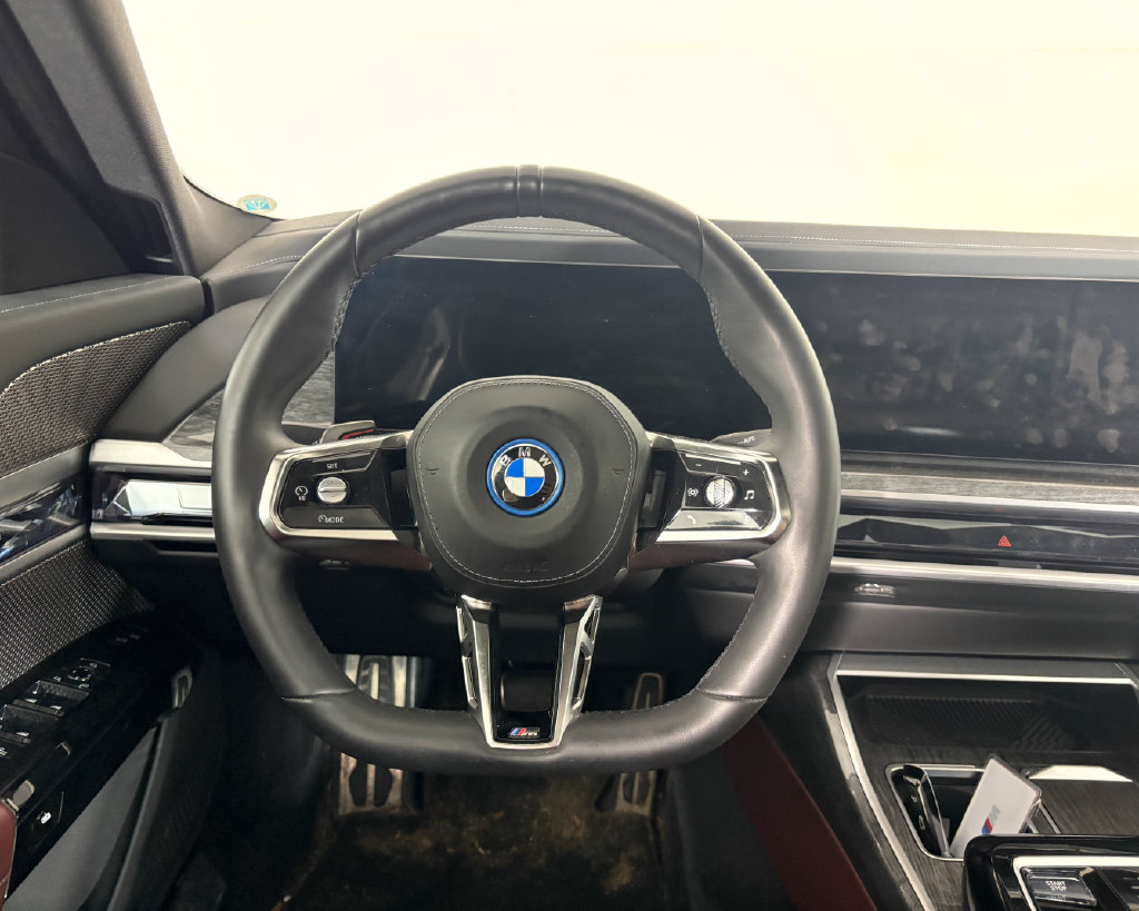 Thumbnail: 2023 BMW i7 - 2