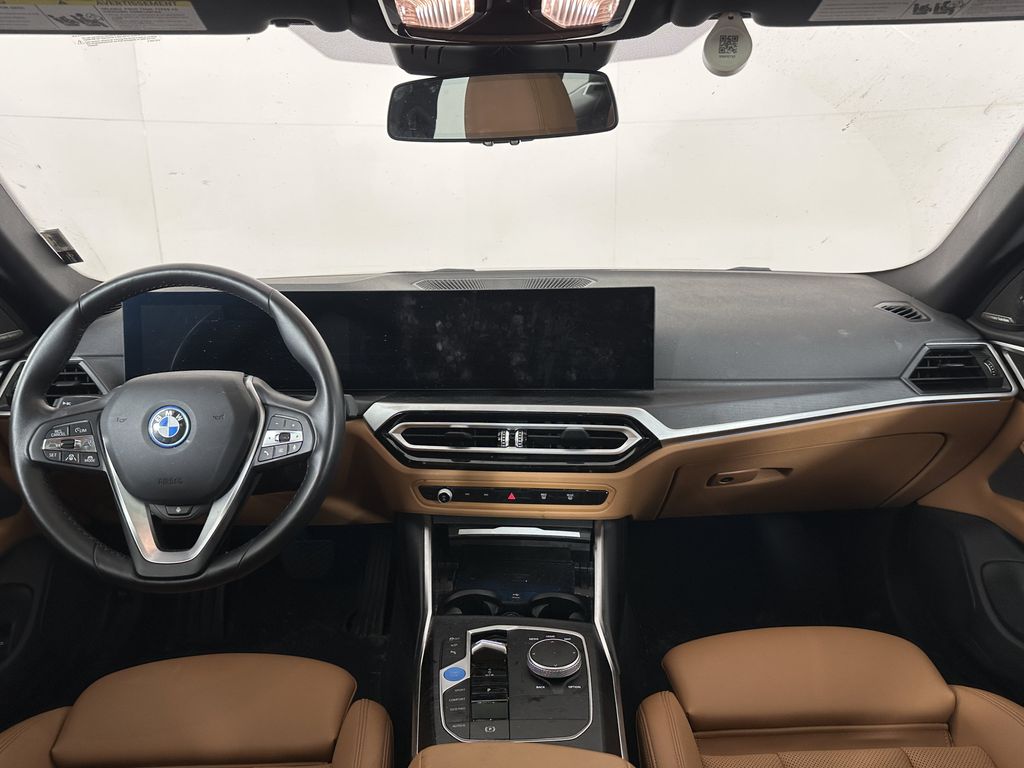 Thumbnail: 2023 BMW i4 - 6