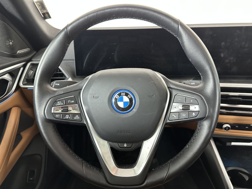 Thumbnail: 2023 BMW i4 - 2