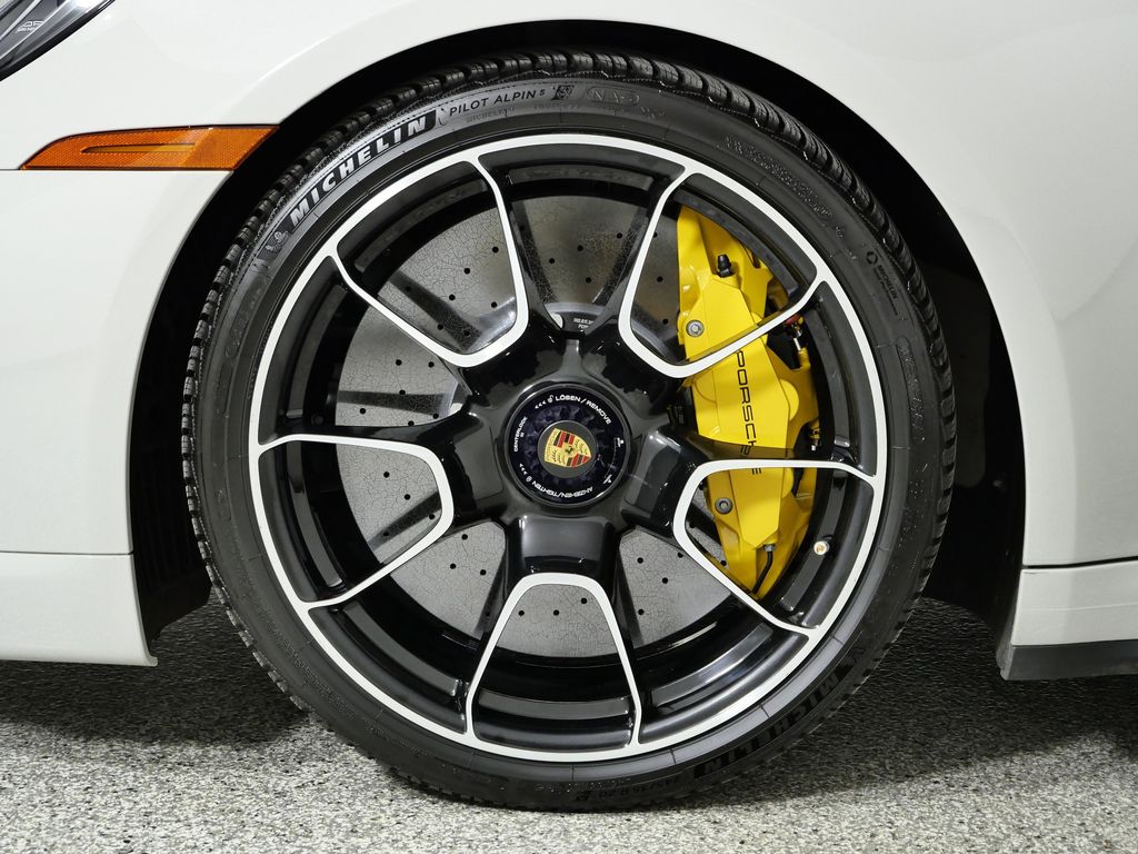 Thumbnail: 2023 Porsche 911 - 7