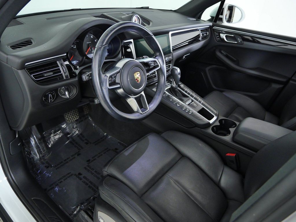 Thumbnail: 2021 Porsche Macan - 9