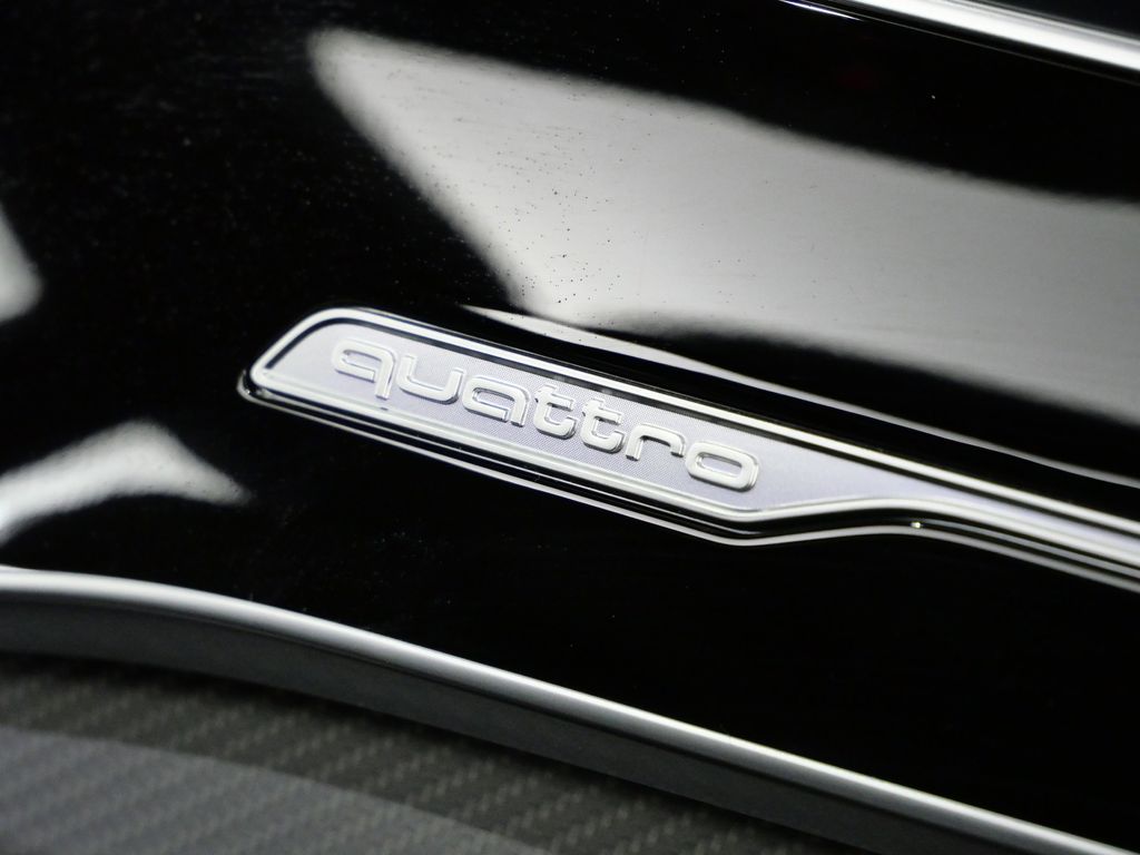 Thumbnail: 2024 Audi RS Q8 - 31