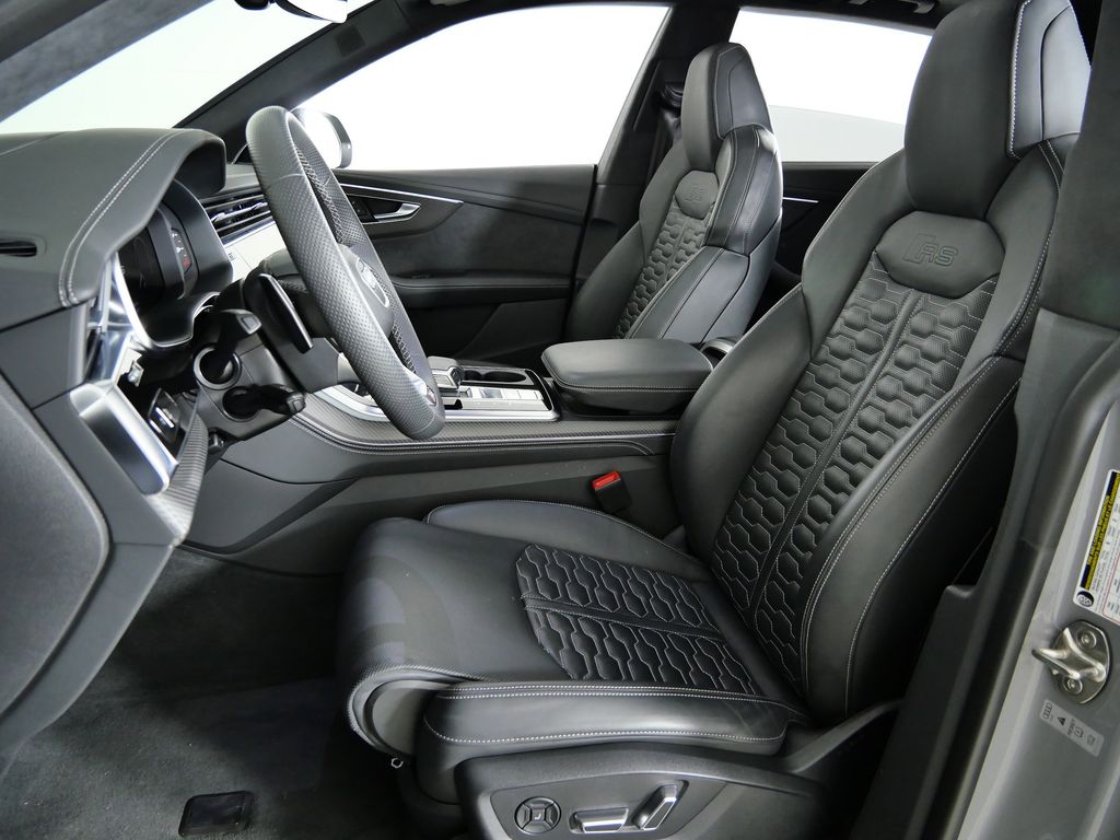 Thumbnail: 2024 Audi RS Q8 - 40