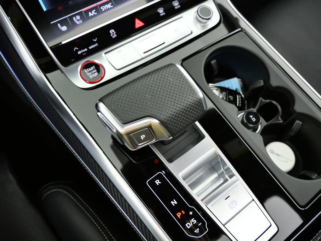 Thumbnail: 2024 Audi RS Q8 - 12