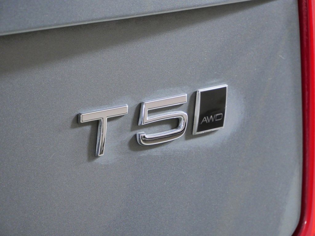 Thumbnail: 2020 Volvo XC90 - 21