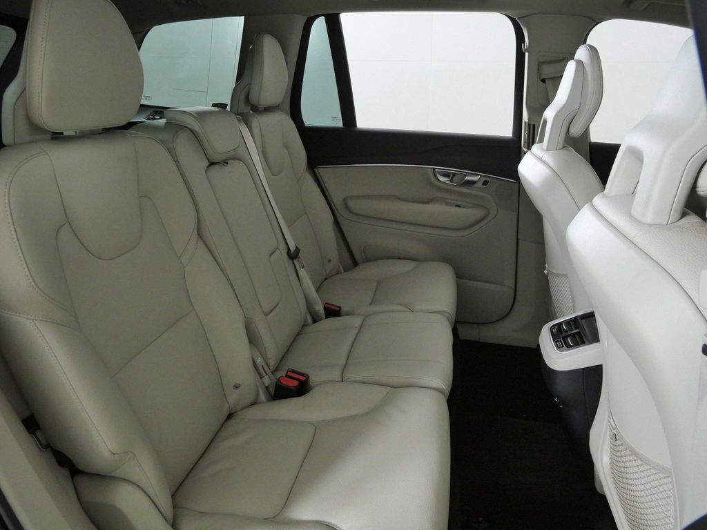 Thumbnail: 2020 Volvo XC90 - 30