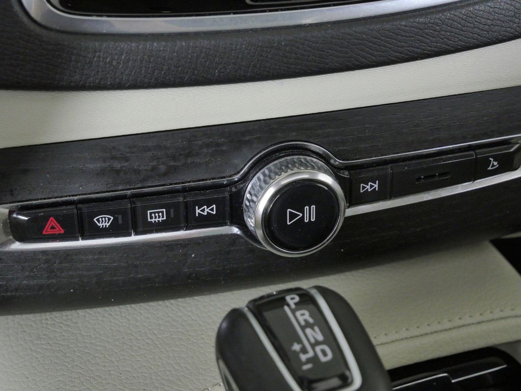 Thumbnail: 2020 Volvo XC90 - 48