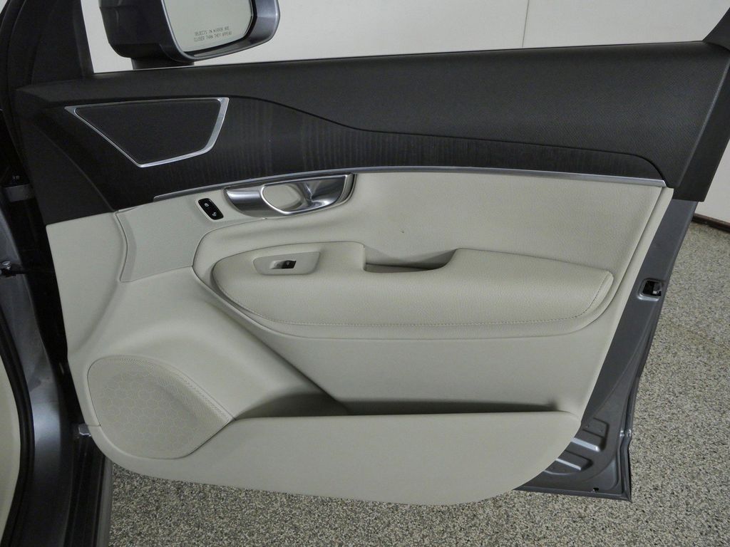 Thumbnail: 2020 Volvo XC90 - 26