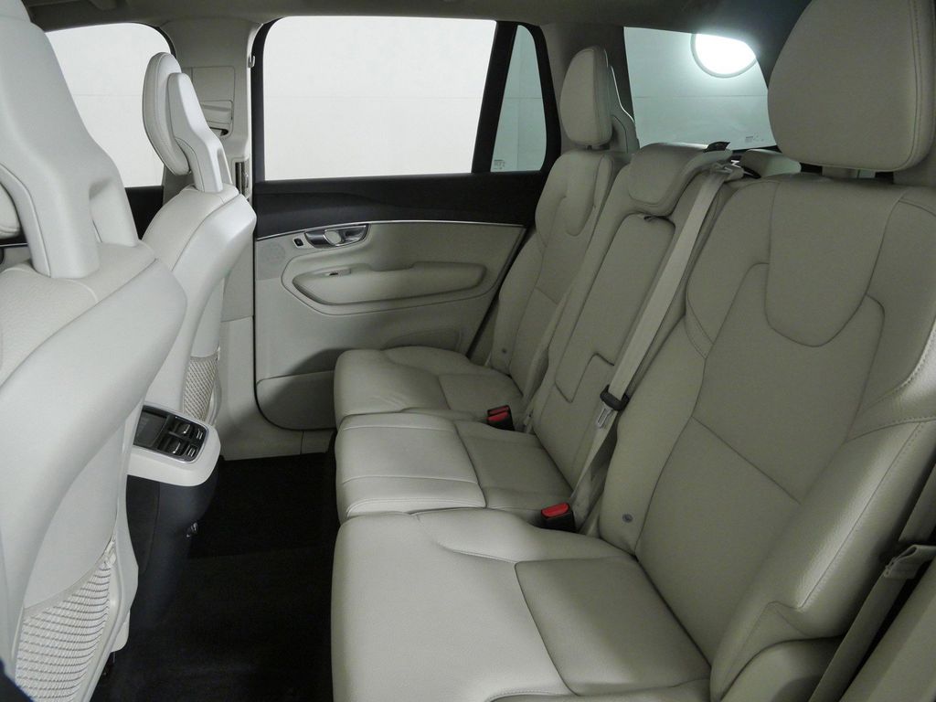 Thumbnail: 2020 Volvo XC90 - 34
