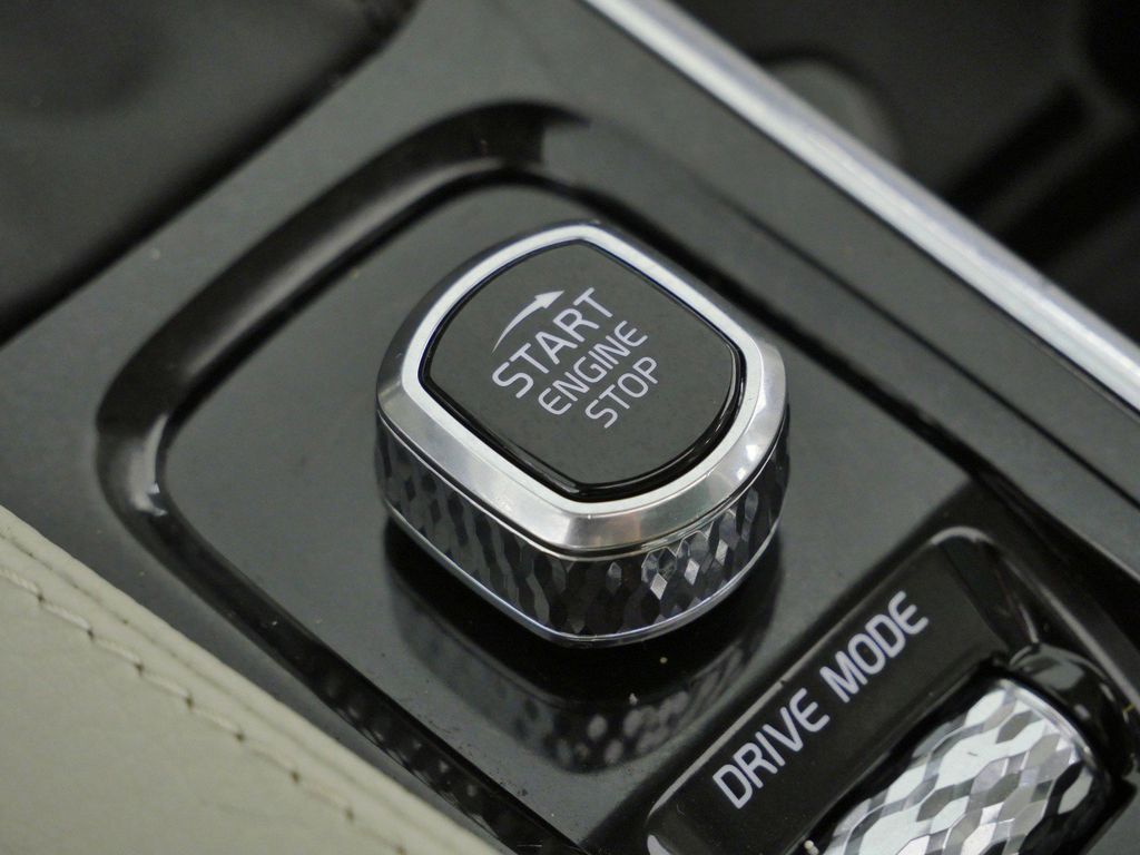 Thumbnail: 2020 Volvo XC90 - 46
