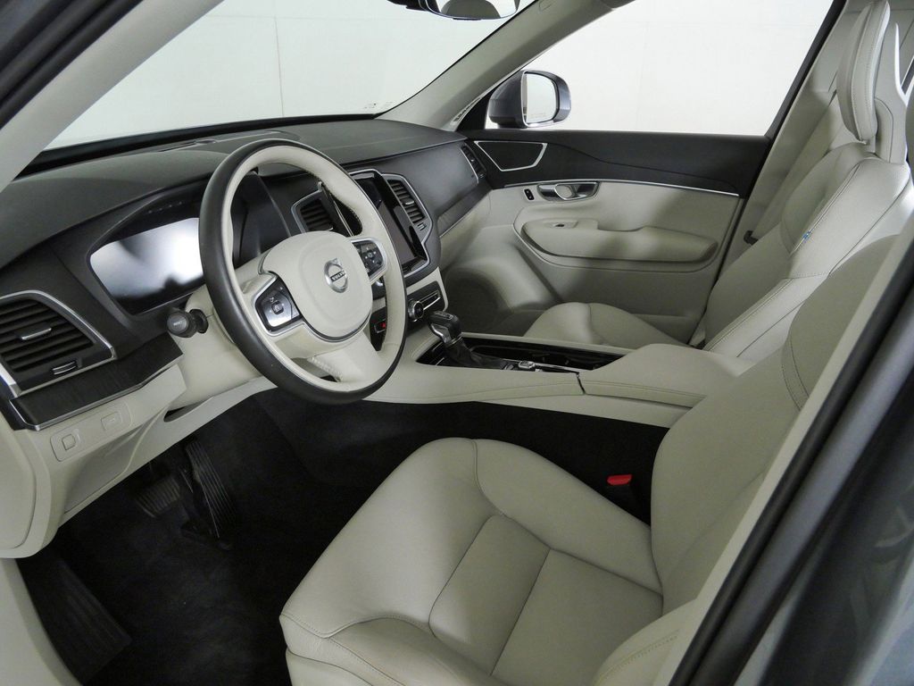 Thumbnail: 2020 Volvo XC90 - 36