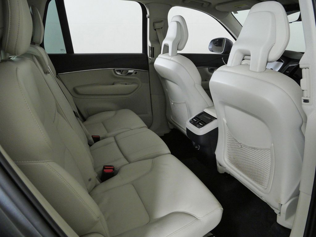 Thumbnail: 2020 Volvo XC90 - 11