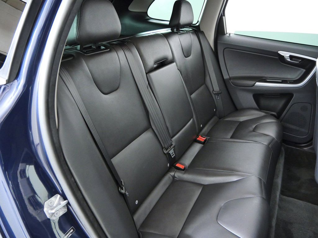 Thumbnail: 2015 Volvo XC60 - 30