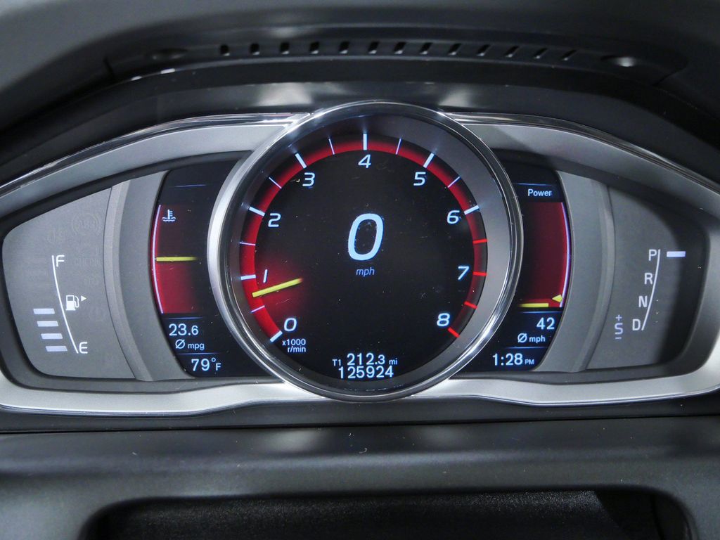 Thumbnail: 2015 Volvo XC60 - 14