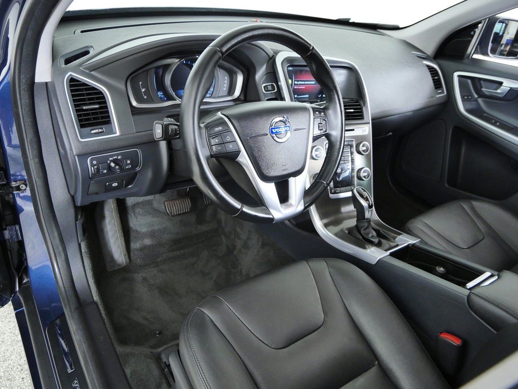 Thumbnail: 2015 Volvo XC60 - 8