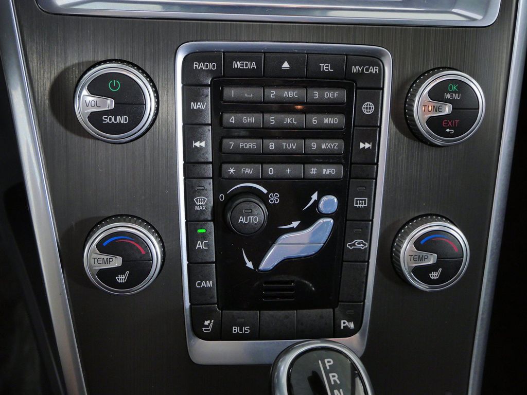 Thumbnail: 2015 Volvo XC60 - 44