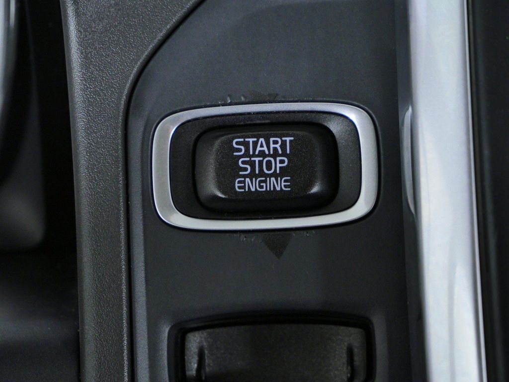 Thumbnail: 2015 Volvo XC60 - 46