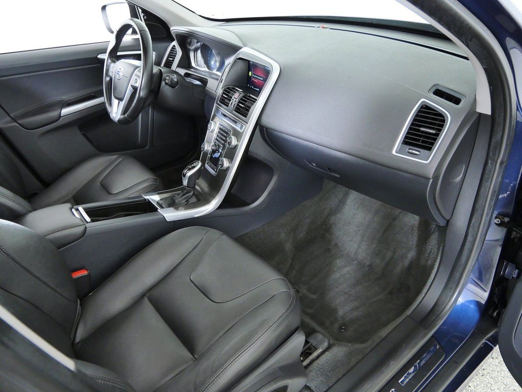 Thumbnail: 2015 Volvo XC60 - 9