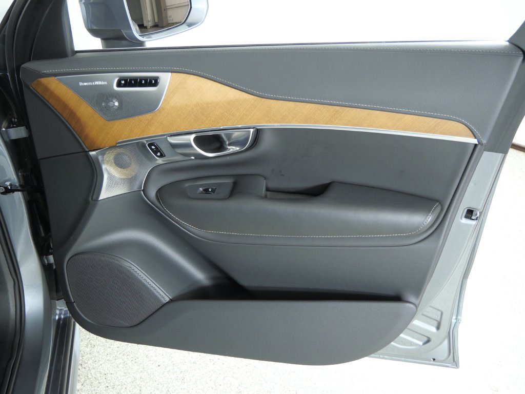Thumbnail: 2020 Volvo XC90 - 27