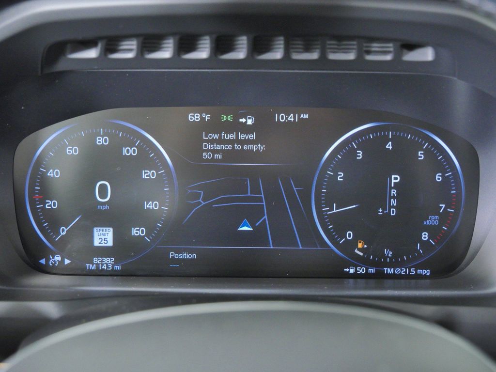 Thumbnail: 2021 Volvo XC90 - 14
