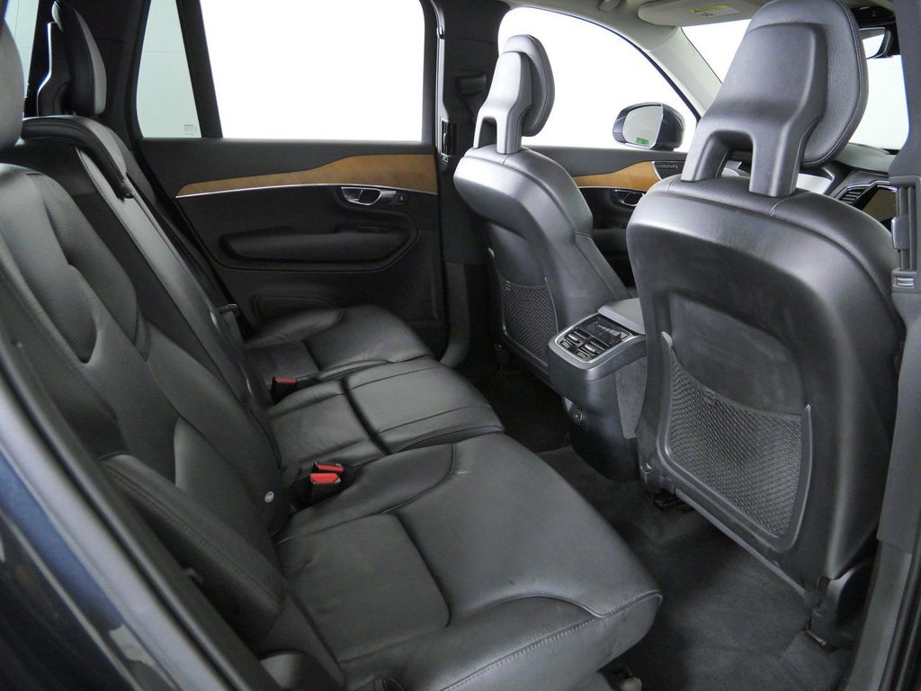 Thumbnail: 2021 Volvo XC90 - 11