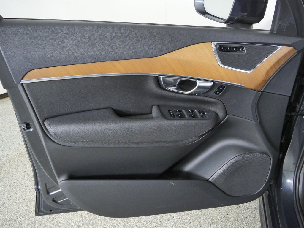 Thumbnail: 2021 Volvo XC90 - 36