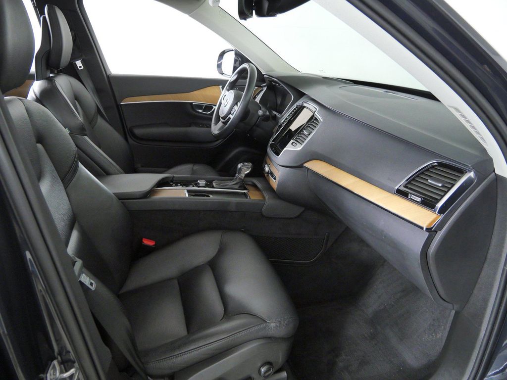 Thumbnail: 2021 Volvo XC90 - 9