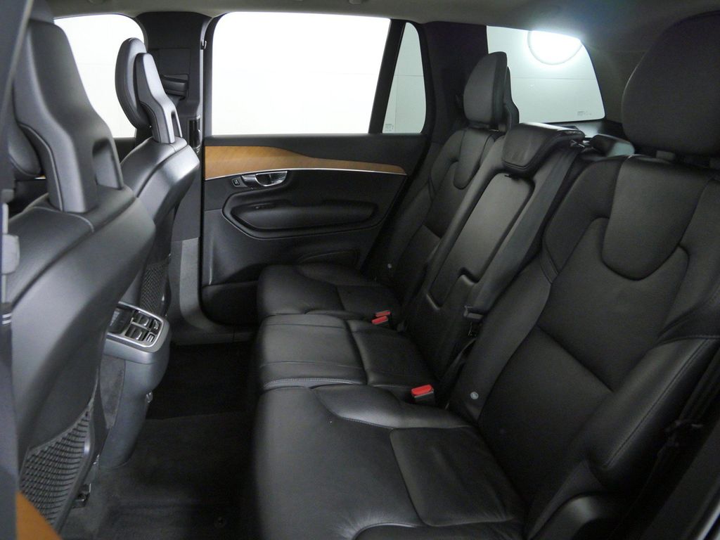 Thumbnail: 2021 Volvo XC90 - 35
