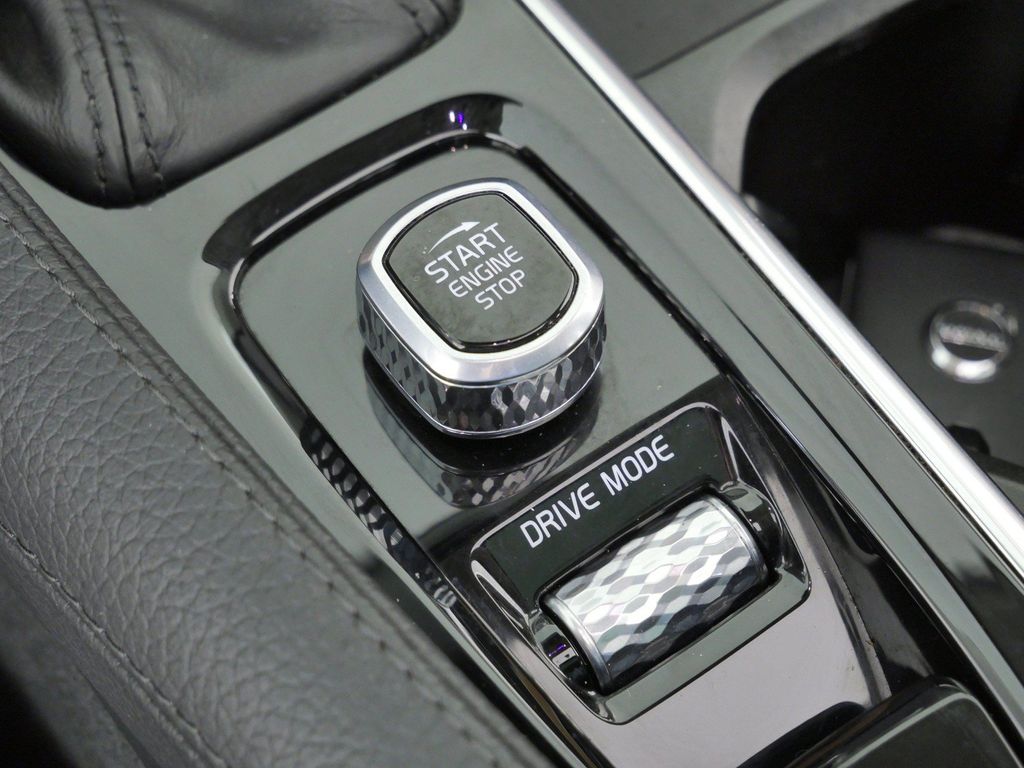 Thumbnail: 2021 Volvo XC90 - 48