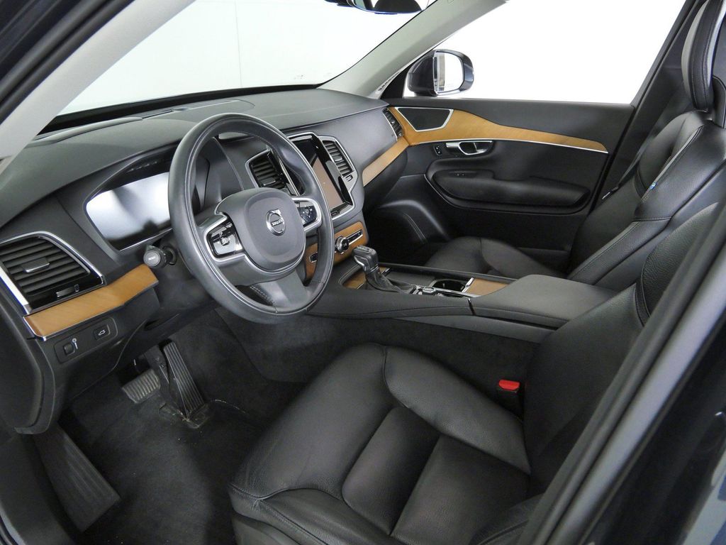 Thumbnail: 2021 Volvo XC90 - 37