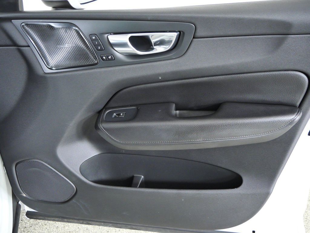 Thumbnail: 2019 Volvo XC60 - 29